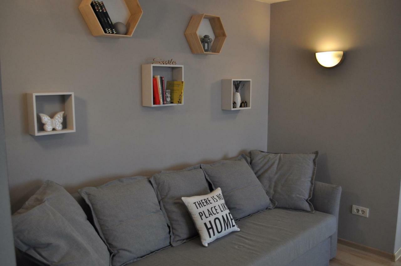 Sleep & Fly Apartment Отопени Экстерьер фото